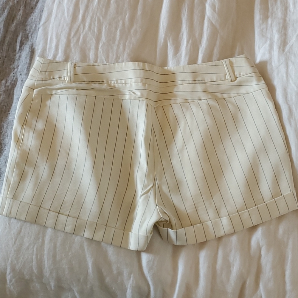 Bebe Shorts - Picture 2 of 2